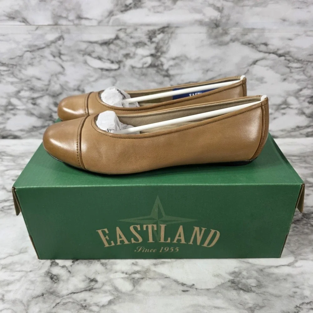 Eastland Womens Gia Size 8W Memory Foam In Wheat Color New In Box